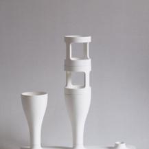 Bouroullec R. et Er., "Vases combinatoires", 1997, polyuréthane, dim. multiples, © Morgane Le Gall - Bouroullec.com, (104,77x158,75 mm.).